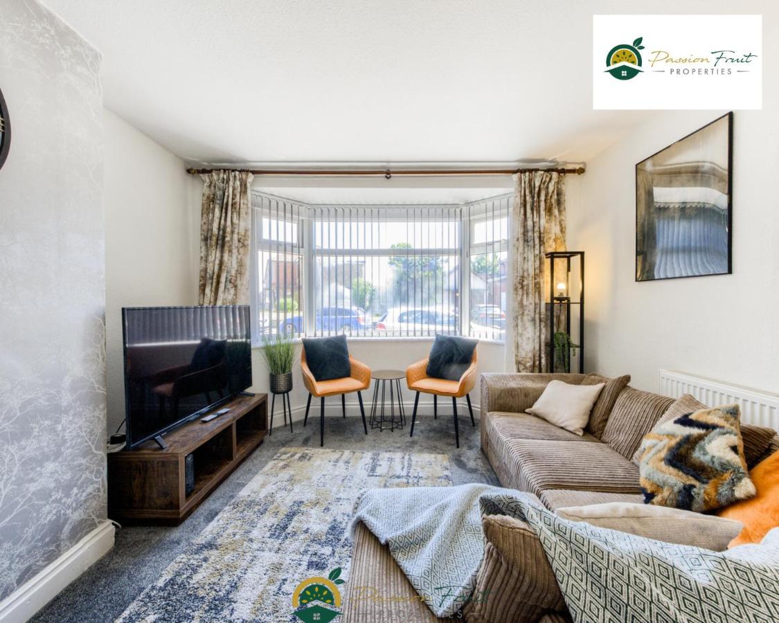 3 Bedroom Coventry House By Passionfruitproperties With Free Wi-Fi, Large Garden And Driveway - 52Nrc מראה חיצוני תמונה