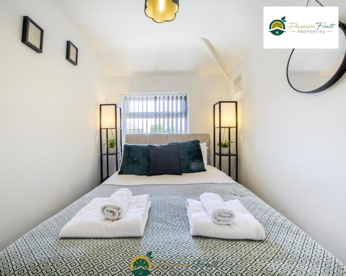 3 Bedroom Coventry House By Passionfruitproperties With Free Wi-Fi, Large Garden And Driveway - 52Nrc מראה חיצוני תמונה