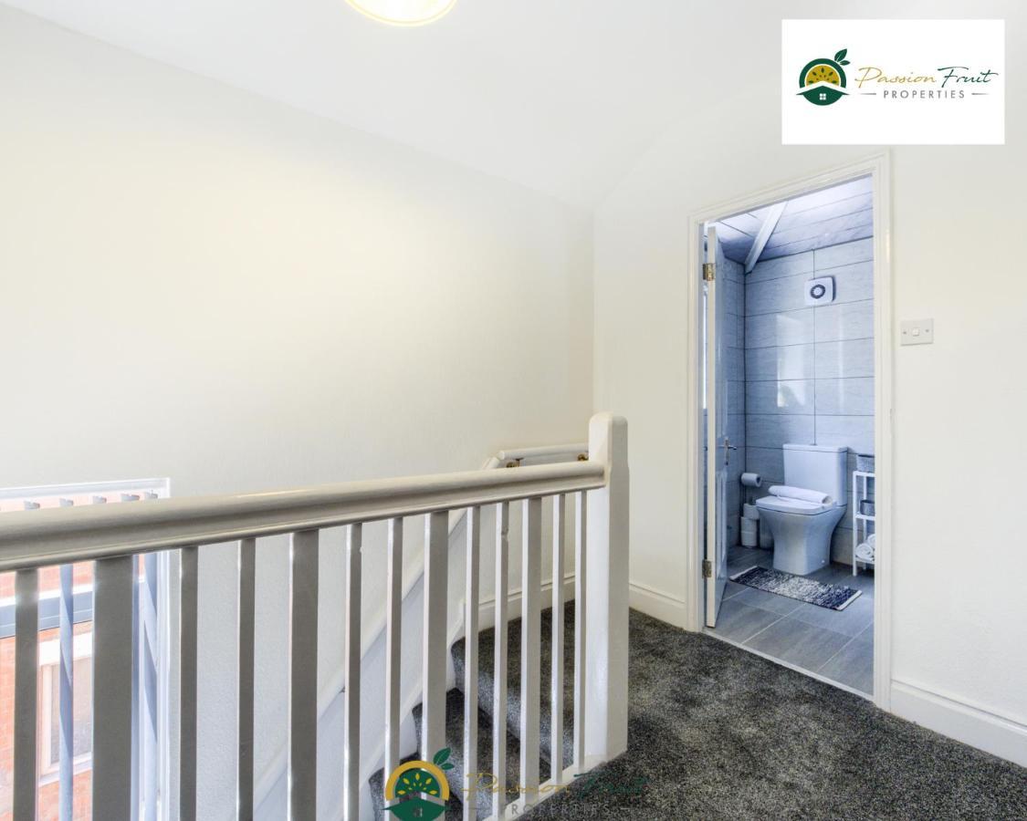 3 Bedroom Coventry House By Passionfruitproperties With Free Wi-Fi, Large Garden And Driveway - 52Nrc מראה חיצוני תמונה