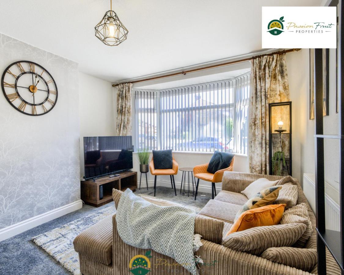 3 Bedroom Coventry House By Passionfruitproperties With Free Wi-Fi, Large Garden And Driveway - 52Nrc מראה חיצוני תמונה