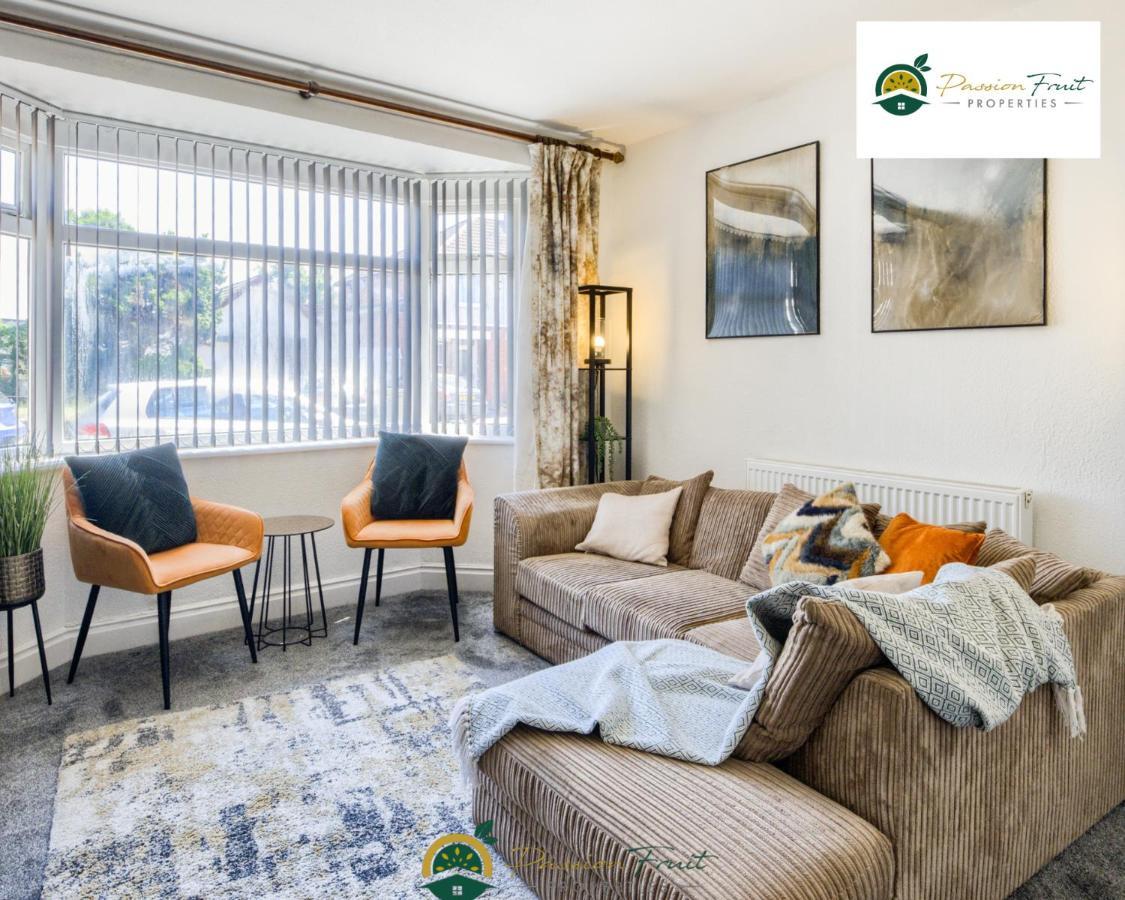 3 Bedroom Coventry House By Passionfruitproperties With Free Wi-Fi, Large Garden And Driveway - 52Nrc מראה חיצוני תמונה