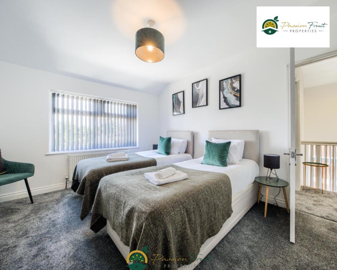 3 Bedroom Coventry House By Passionfruitproperties With Free Wi-Fi, Large Garden And Driveway - 52Nrc מראה חיצוני תמונה