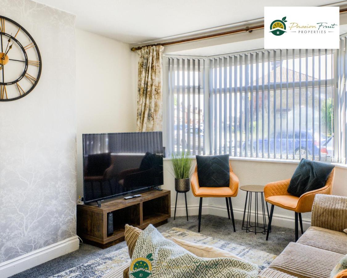 3 Bedroom Coventry House By Passionfruitproperties With Free Wi-Fi, Large Garden And Driveway - 52Nrc מראה חיצוני תמונה